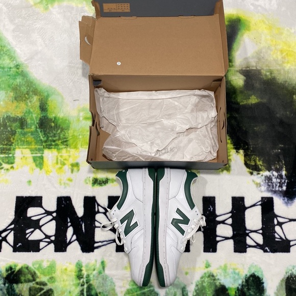 New balance white and green size 10 worn once box has a little damage to it. - Picture 7 of 14